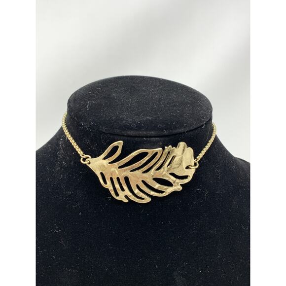 Canvas Feather Cut Out Gold Tone Metal Bracelet Adjustable - Picture 1 of 6